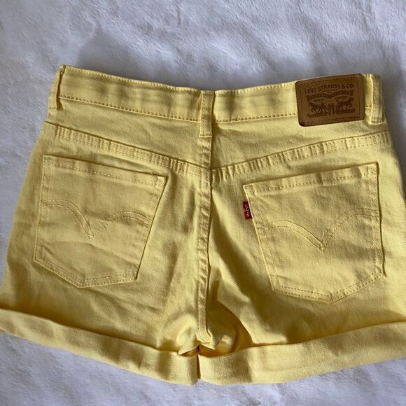 Levi’s Girls Butter Yellow Denim Shorts Size 12 - Picture 2 of 3